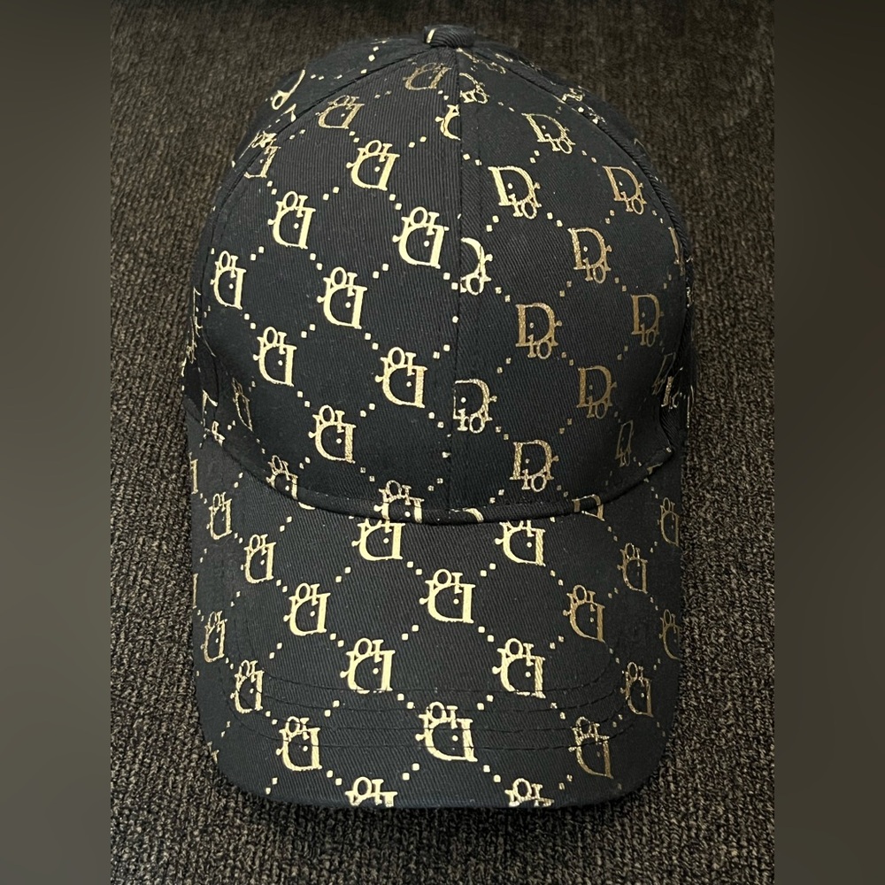Designer Luxury Black and Gold Patterned Adjustable Casual Unisex Hat